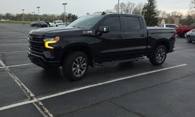 2022 Chevrolet Silverado RST