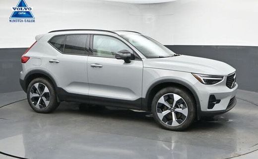 2026 Volvo XC40 Plus Dark