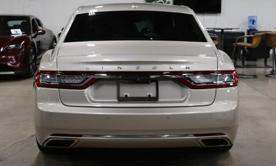 2017 Lincoln Continental Select