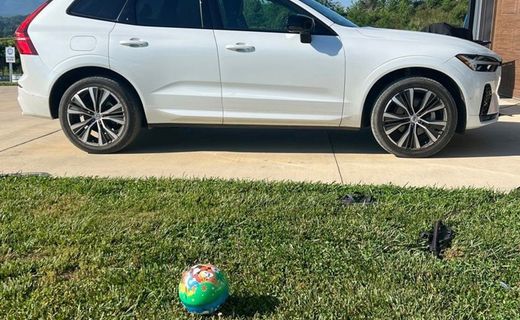 2023 Volvo XC60 Plus Dark