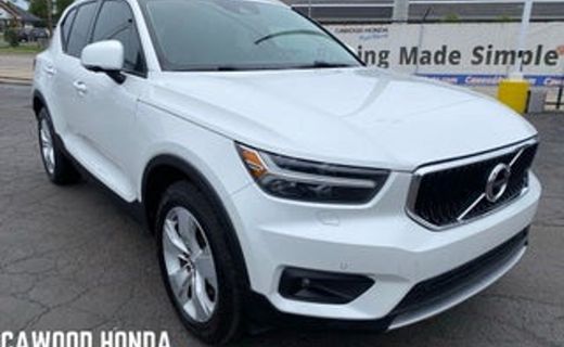 2022 Volvo XC40 Momentum