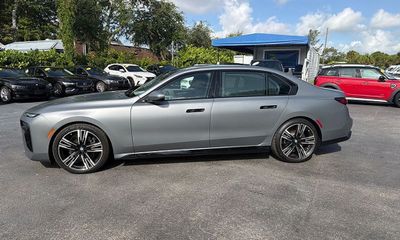 2023 BMW 760i xDrive