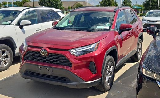 2025 Toyota RAV4 XLE