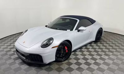 2025 Porsche 911 Carrera GTS 4