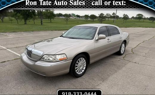 2003 Lincoln Town CAR Signature