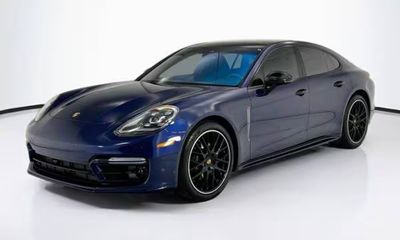 2023 Porsche Panamera 4 Platinum