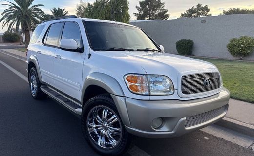 2004 Toyota Sequoia SR5