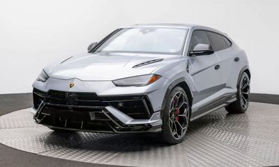2024 Lamborghini Urus Performante