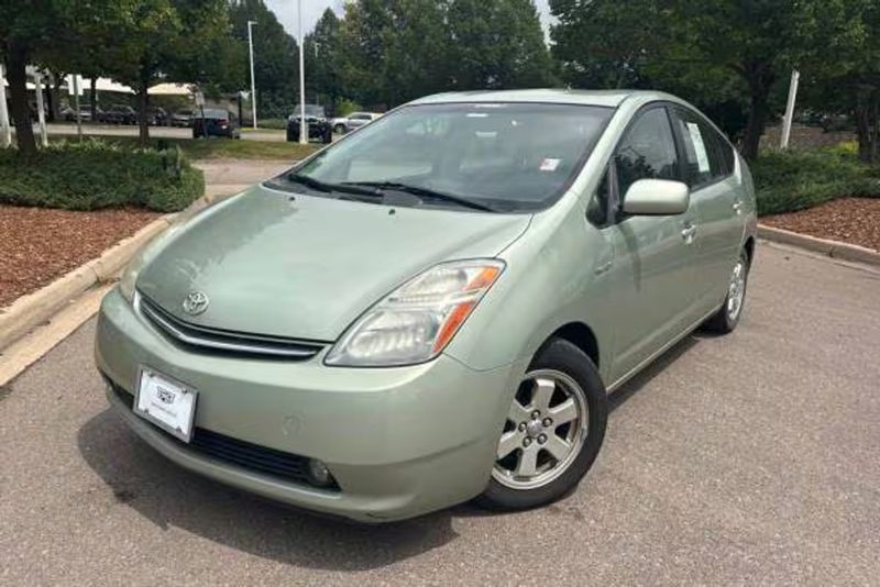 2006 Toyota Prius — a typically priced live listing