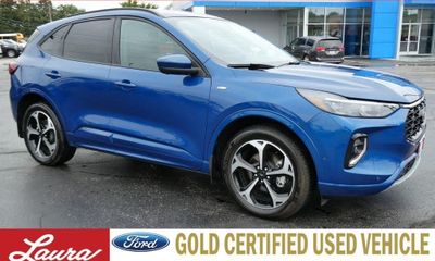 2023 Ford Escape ST Line Elite