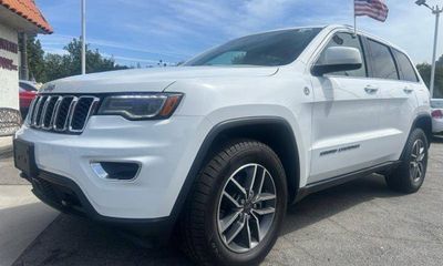 2020 Jeep Grand Cherokee Laredo