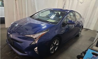2017 Toyota Prius Four Touring