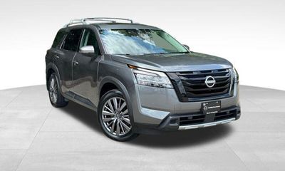 2023 Nissan Pathfinder SL
