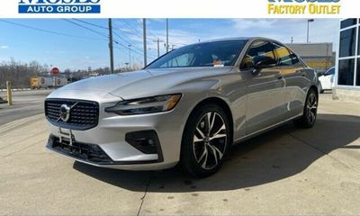 2024 Volvo S60 Plus Dark