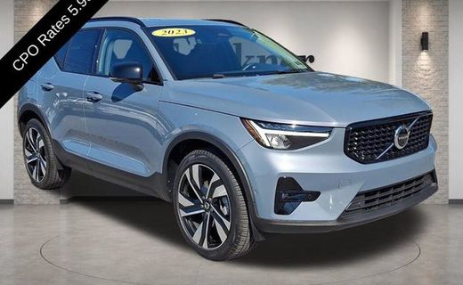 2023 Volvo XC40 Ultimate Dark