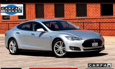 2014 Tesla Model S Base