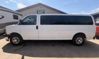 2017 Chevrolet Express Passenger LT EXT