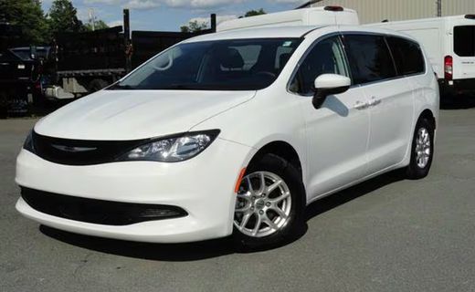 2023 Chrysler Voyager LX