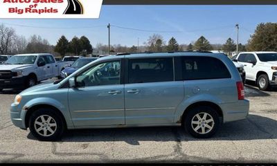 2010 Chrysler Town AND Country RT