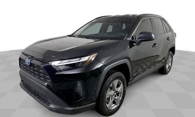 2023 Toyota RAV4 LE