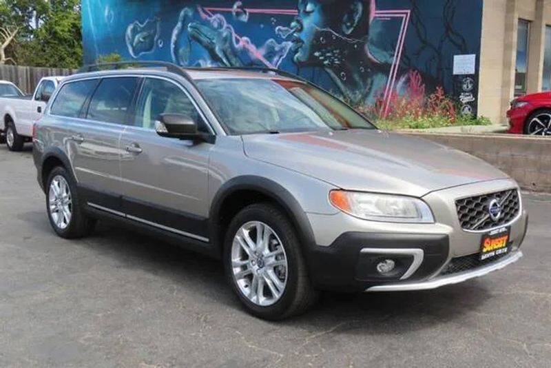 2016 Volvo XC70 — a typically priced live listing
