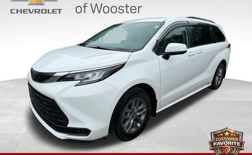 2022 Toyota Sienna LE