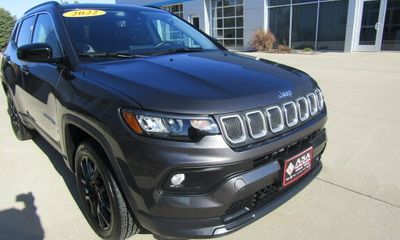 2022 Jeep Compass Latitude LUX Altitude