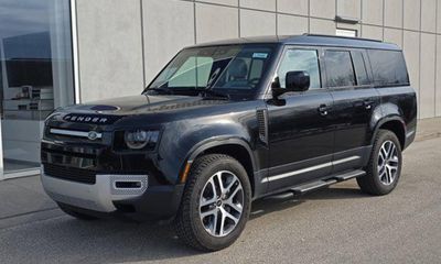 2025 Land Rover Defender 130 S
