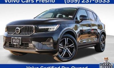 2023 Volvo XC40 Plus Dark