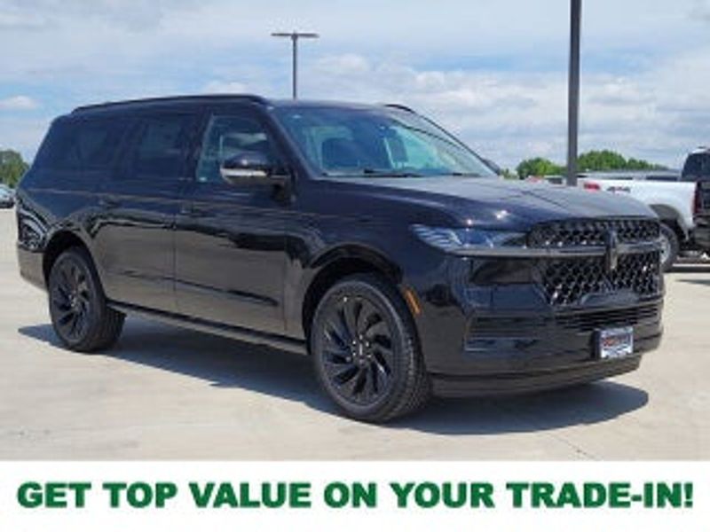 2027 Lincoln Navigator L — a typically priced live listing