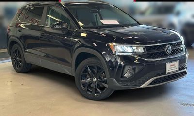 2023 Volkswagen Taos 4MOTION SE