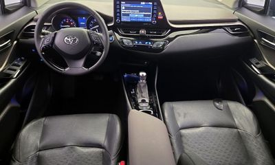 2022 Toyota C-HR XLE