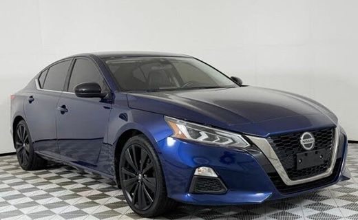 2022 Nissan Altima SR