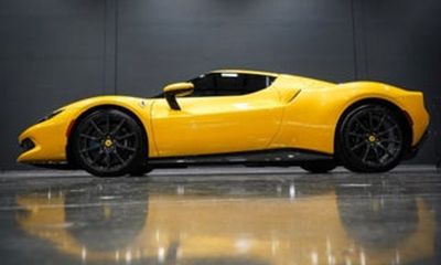 2023 Ferrari SF90 Base