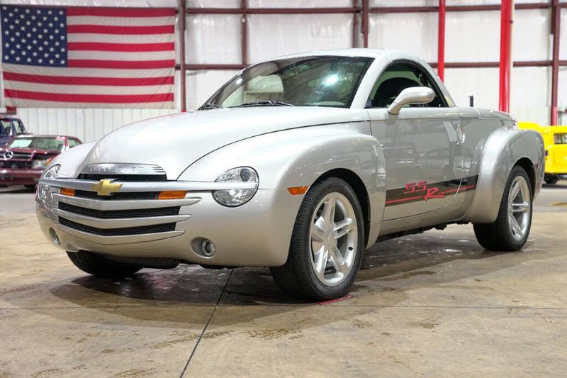 Representative 2004 Chevrolet SSR photo