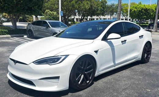 2022 Tesla Model S Plaid