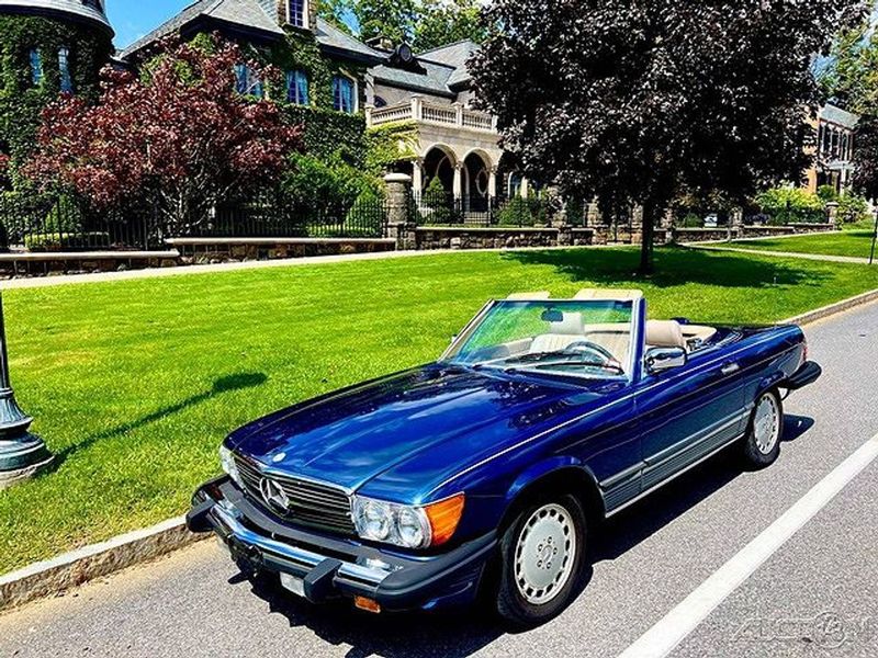 Representative 1987 Mercedes-Benz 560 photo