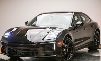 2026 Porsche Panamera 4