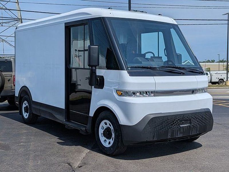 2024 Brightdrop Zevo 400 — a typically priced live listing