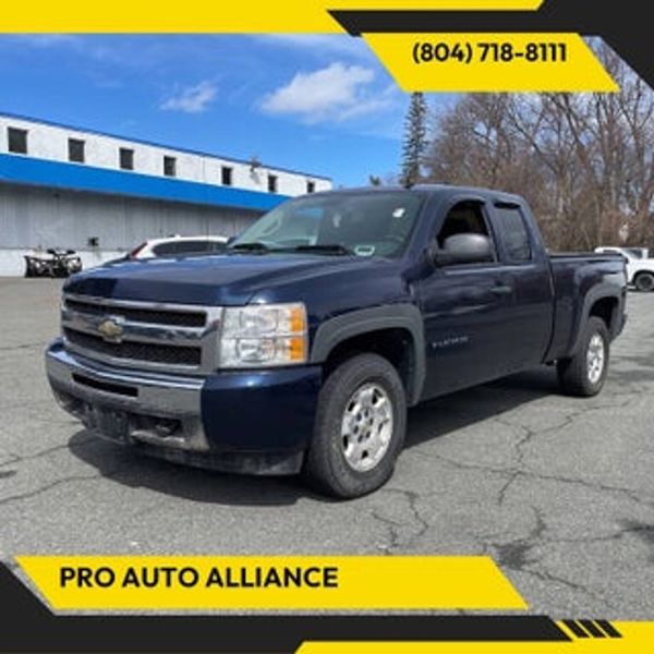 2010 Chevrolet Silverado — a typically priced live listing