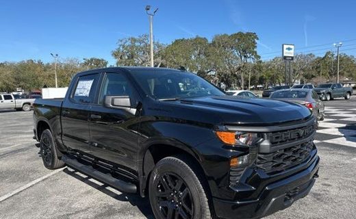 2025 Chevrolet Silverado Custom