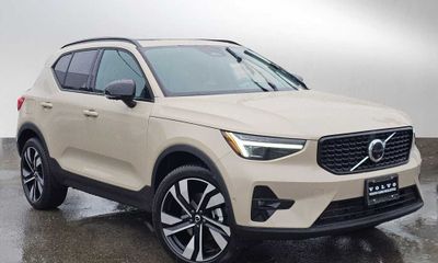 2026 Volvo XC40 Ultra Dark