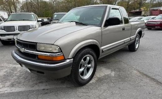 2000 Chevrolet S-10 Pickup
