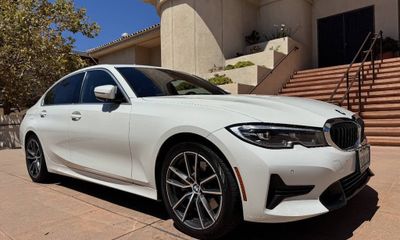 2021 BMW 330E Hybrid Plug