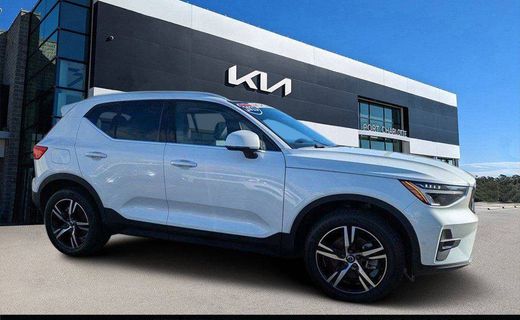 2023 Volvo XC40 Plus Bright
