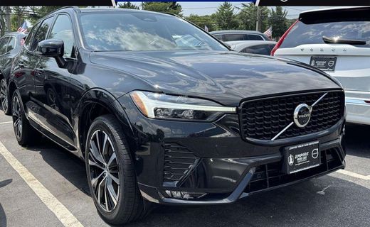 2023 Volvo XC60 Ultimate Dark