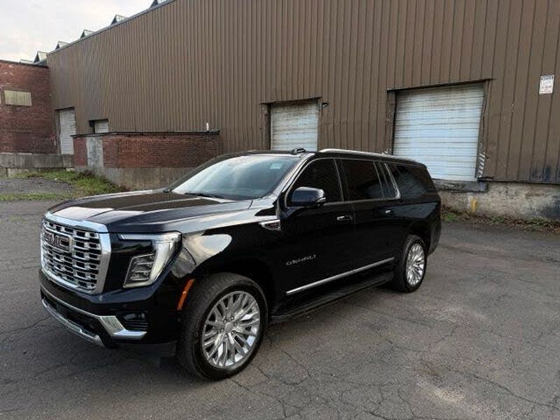 2025 Gmc Yukon Xl — a typically priced live listing