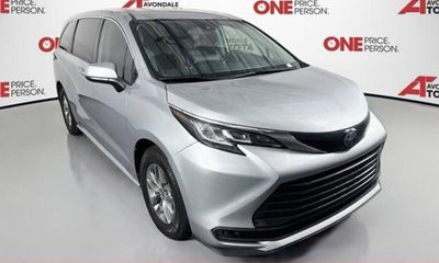 2021 Toyota Sienna LE