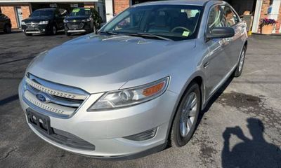 2011 Ford Taurus SE