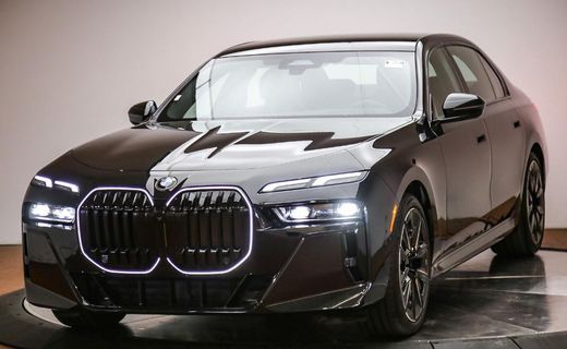 2026 BMW 740I